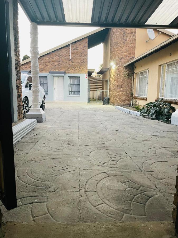 קמפטון פארק Host Hub Guest House מראה חיצוני תמונה