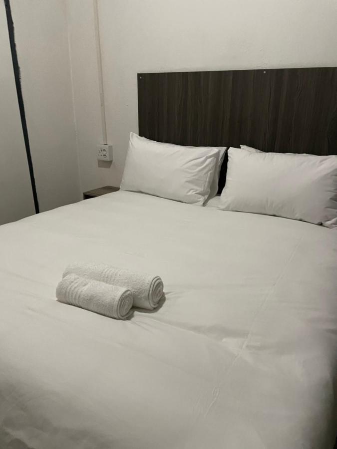 קמפטון פארק Host Hub Guest House מראה חיצוני תמונה